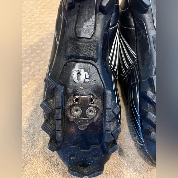 Pearl Izumi Cycling Shoes with Clips - Picture 5 of 6